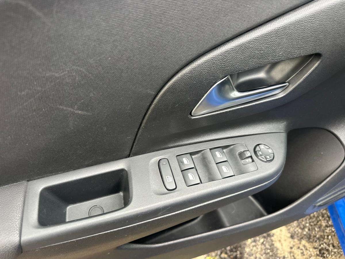 opel-corsa-2023-gasolina-1199cc