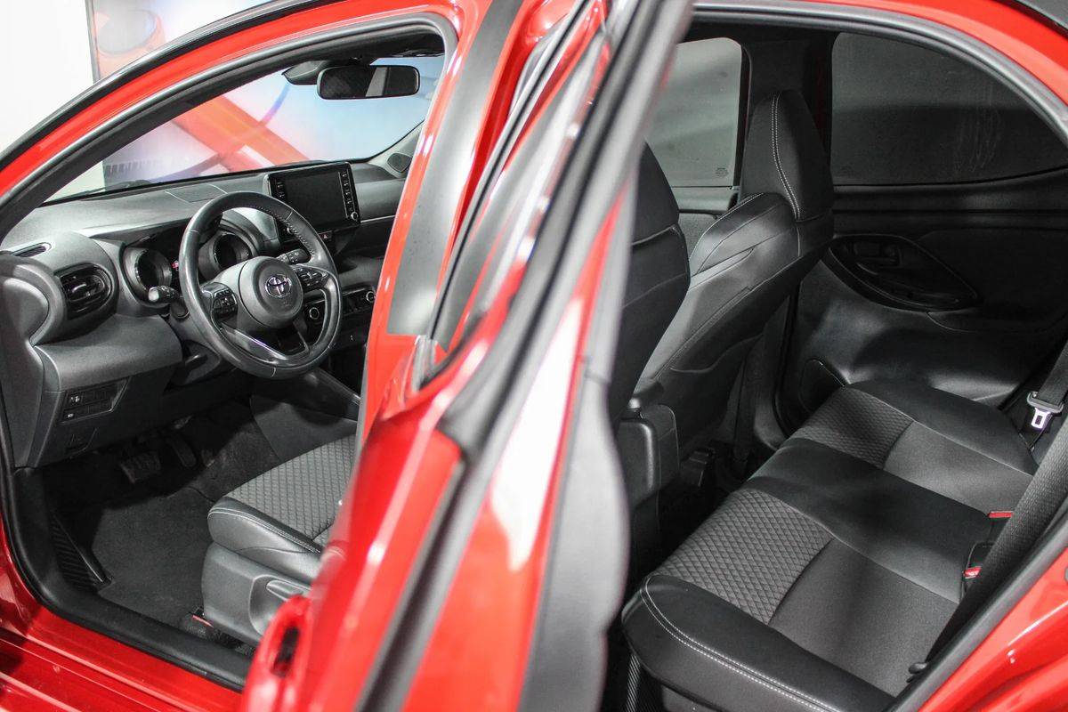 toyota-yaris-2021-hibrido-a-gasolina-1490cc