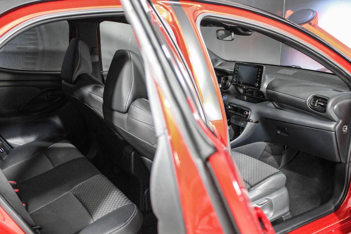 toyota-yaris-2021-hibrido-a-gasolina-1490cc