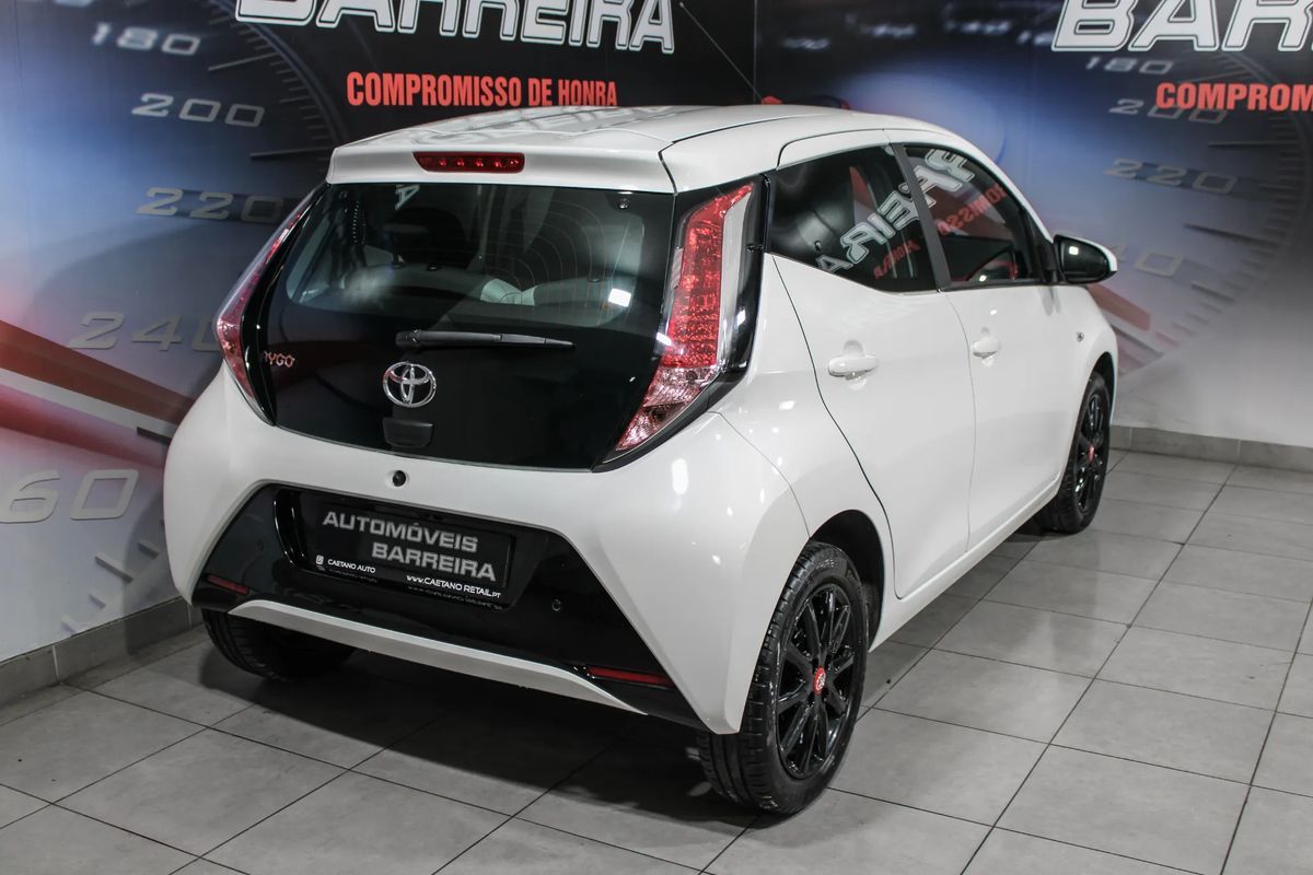 toyota-aygo-2018-gasolina-998cc