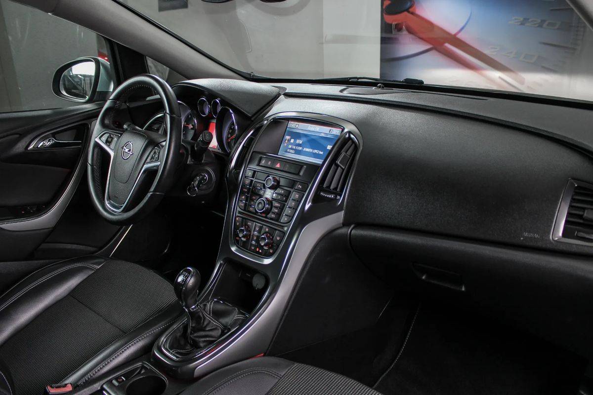 opel-astra-2010-diesel-1686cc