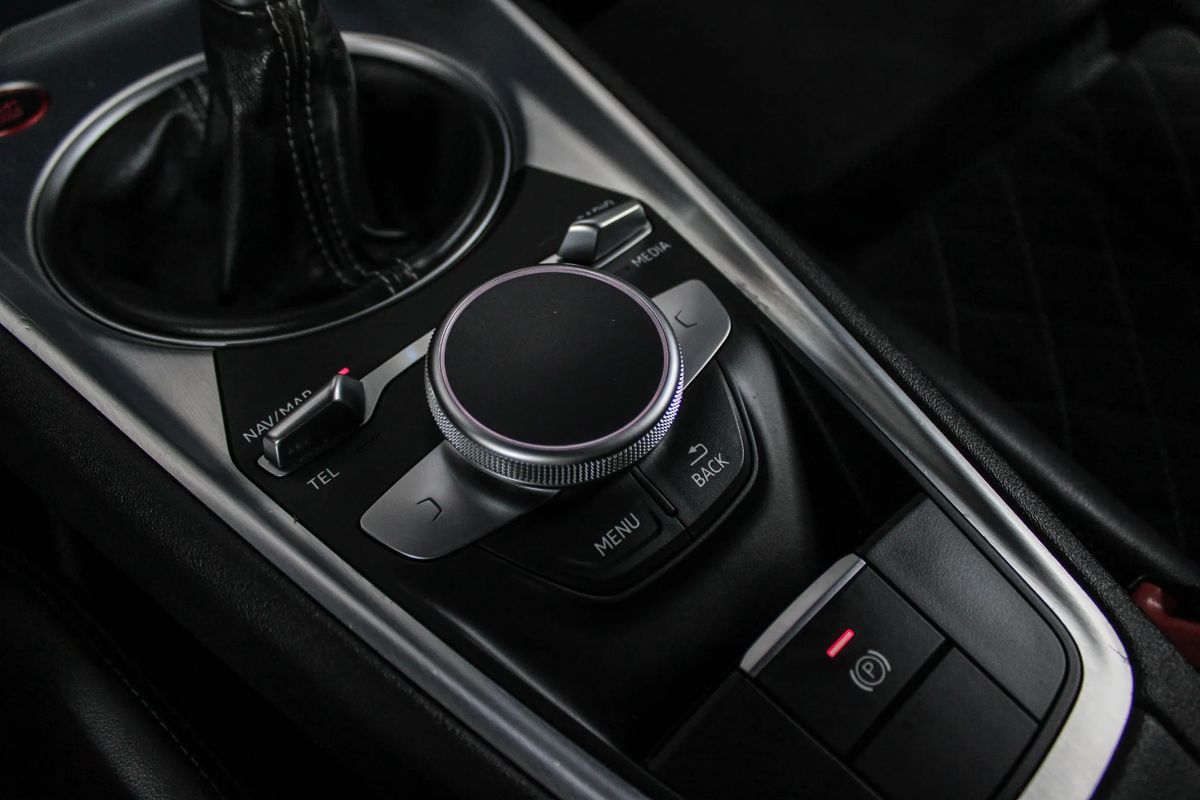 audi-tt-2015-gasolina-1984cc