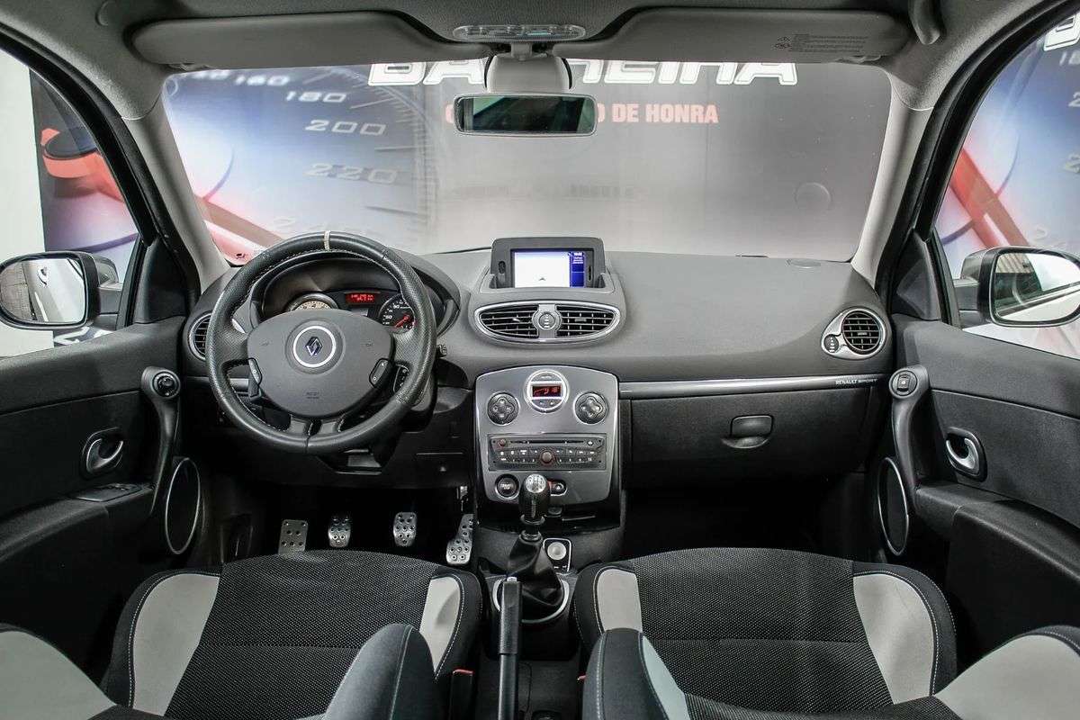 renault-clio-2011-gasolina-1998cc