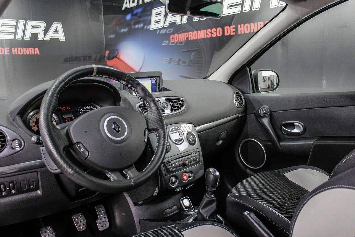 renault-clio-2011-gasolina-1998cc