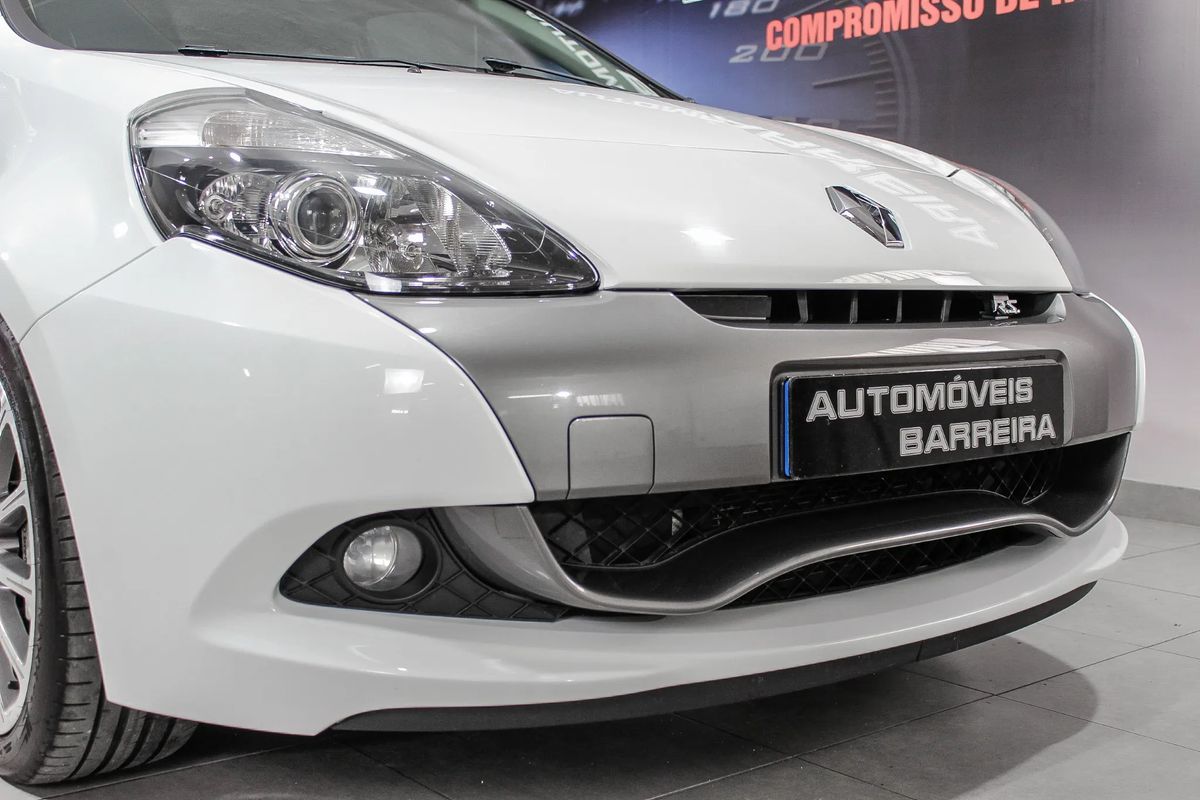 renault-clio-2011-gasolina-1998cc