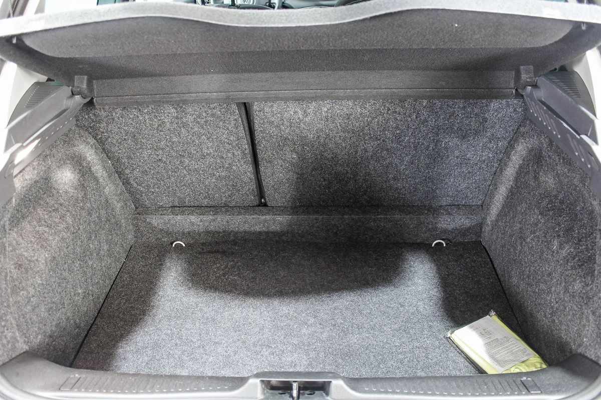 renault-clio-2011-gasolina-1998cc