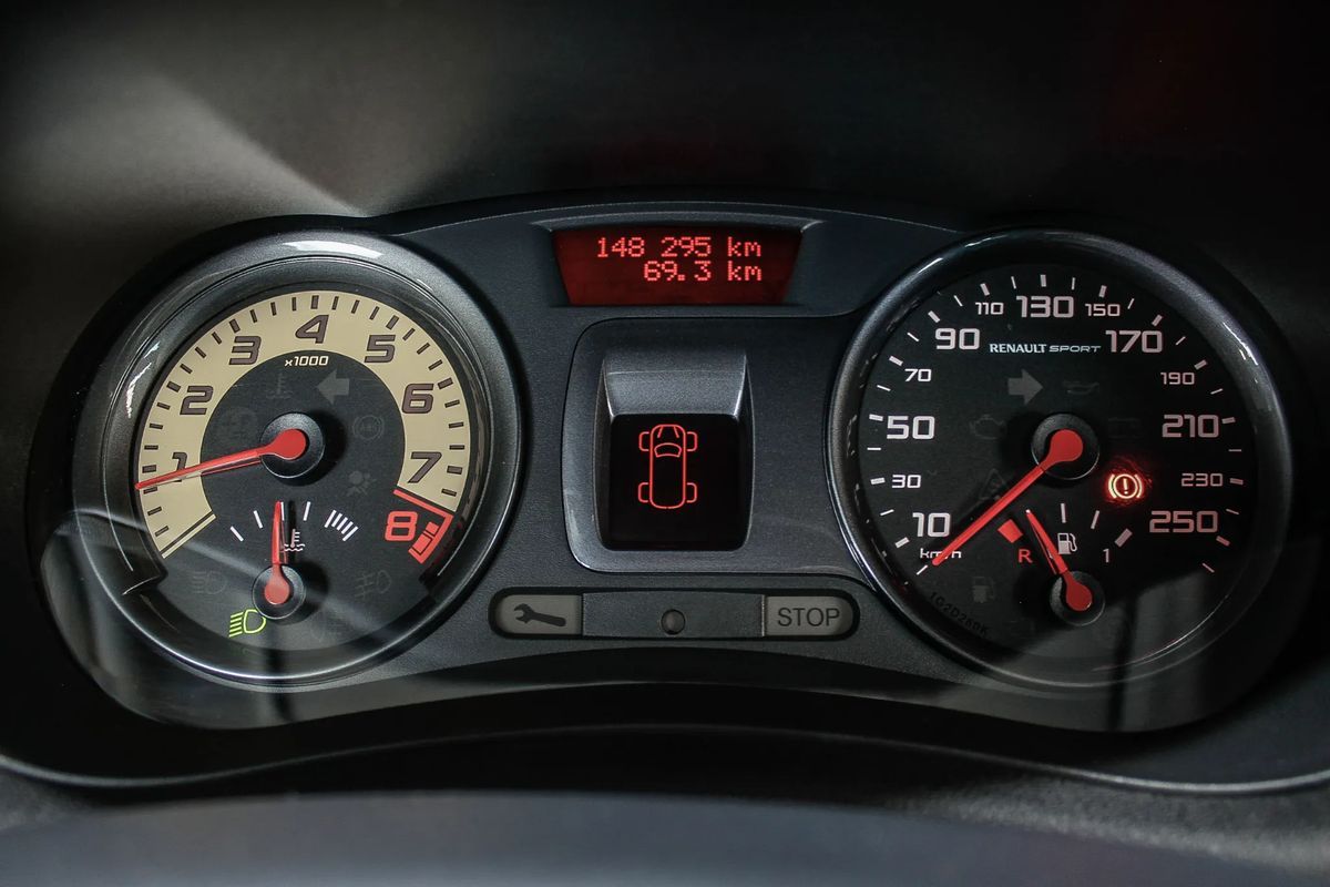 renault-clio-2011-gasolina-1998cc