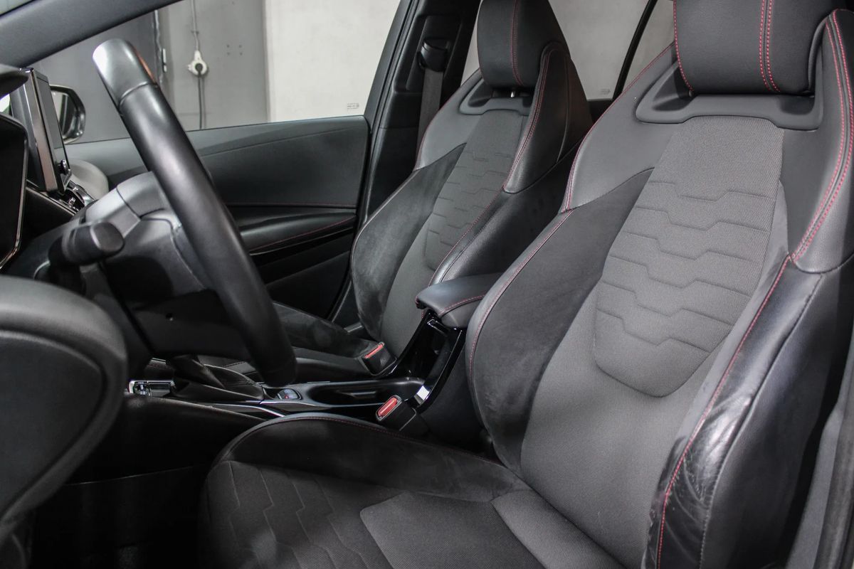 toyota-corolla-2022-hibrido-a-gasolina-1798cc