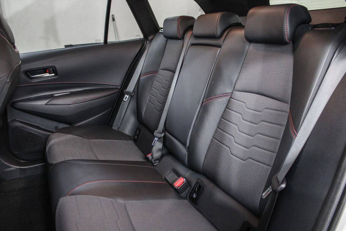 toyota-corolla-2022-hibrido-a-gasolina-1798cc