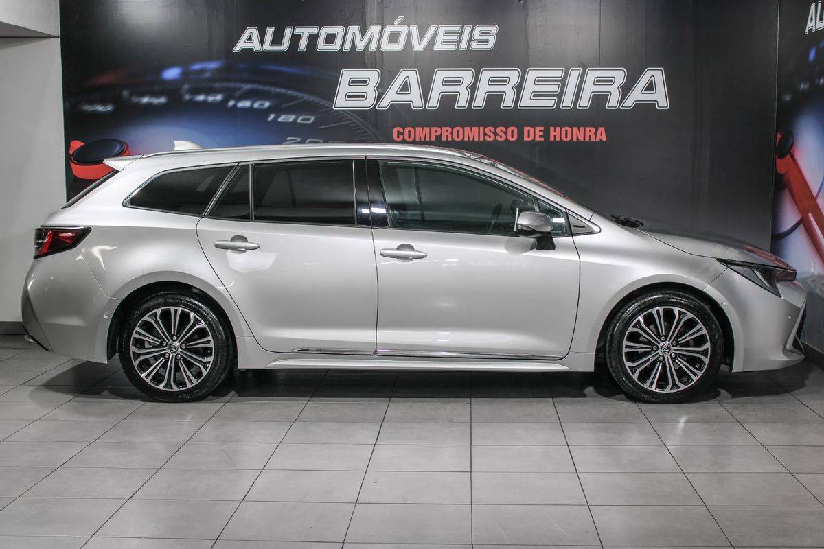 toyota-corolla-2022-hibrido-a-gasolina-1798cc