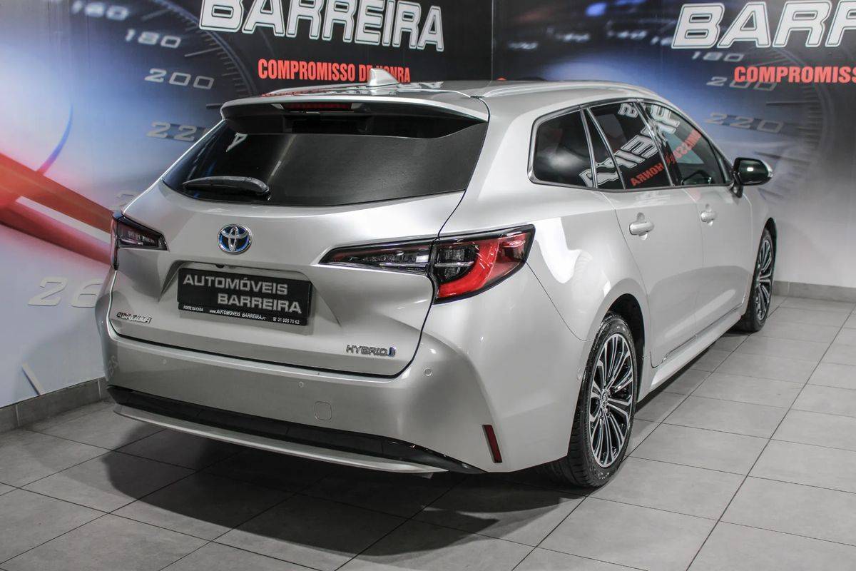 toyota-corolla-2022-hibrido-a-gasolina-1798cc