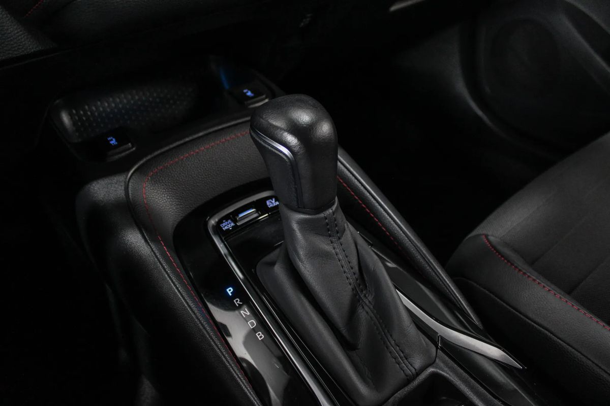 toyota-corolla-2022-hibrido-a-gasolina-1798cc