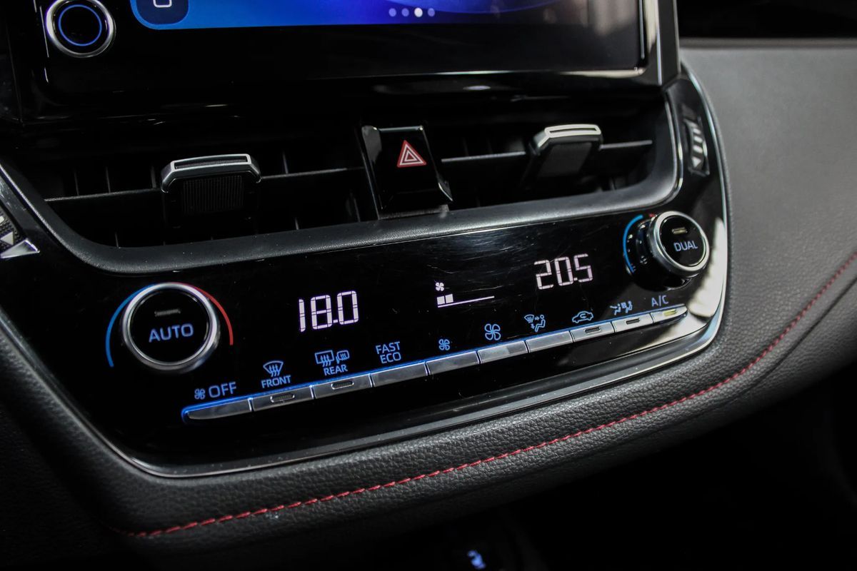 toyota-corolla-2022-hibrido-a-gasolina-1798cc
