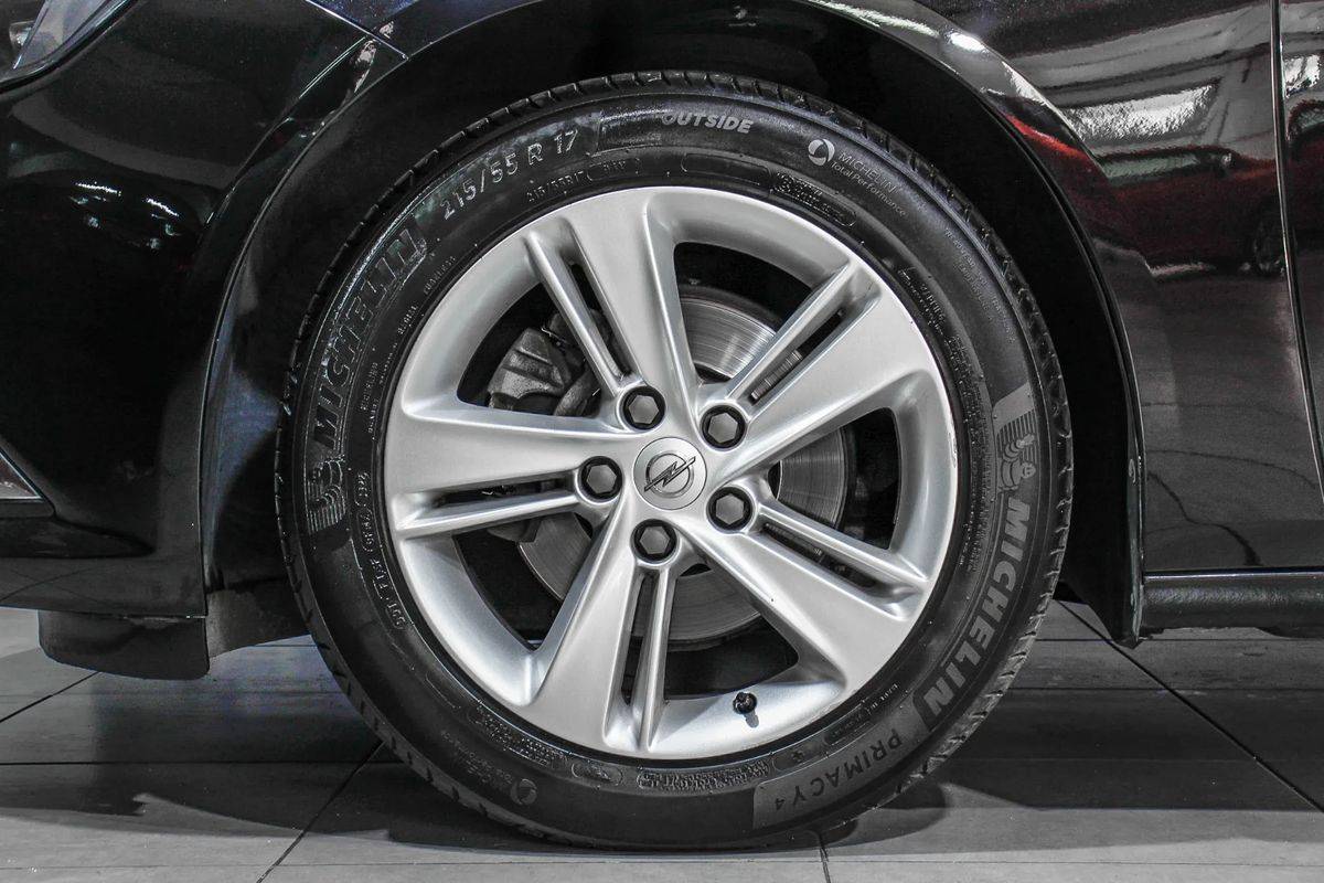 opel-insignia-2019-diesel-1598cc