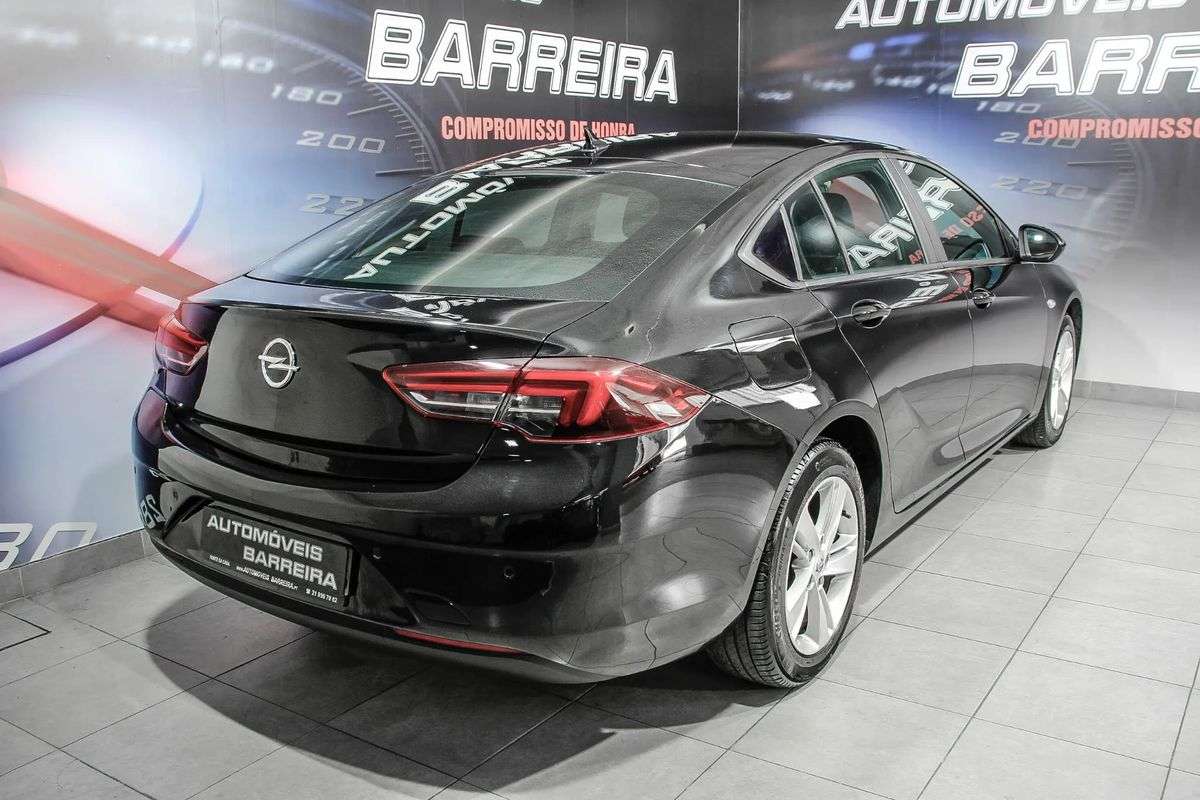 opel-insignia-2019-diesel-1598cc