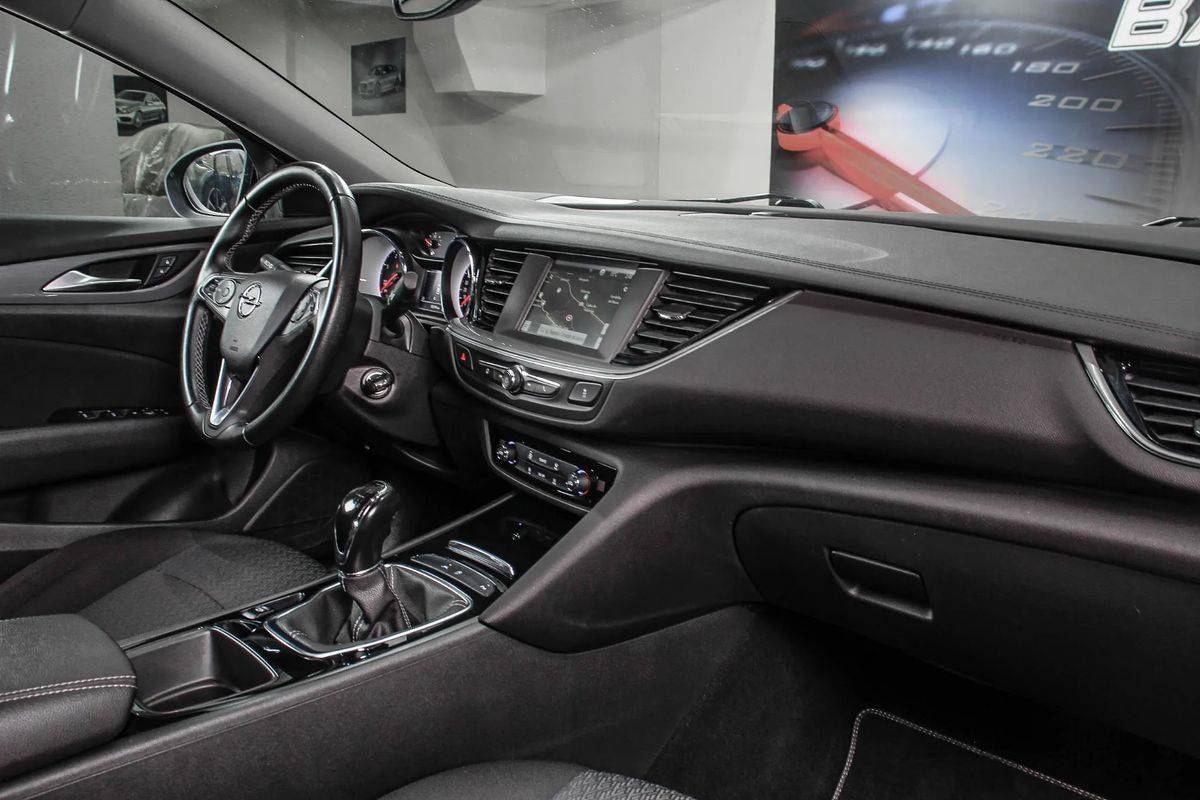 opel-insignia-2019-diesel-1598cc