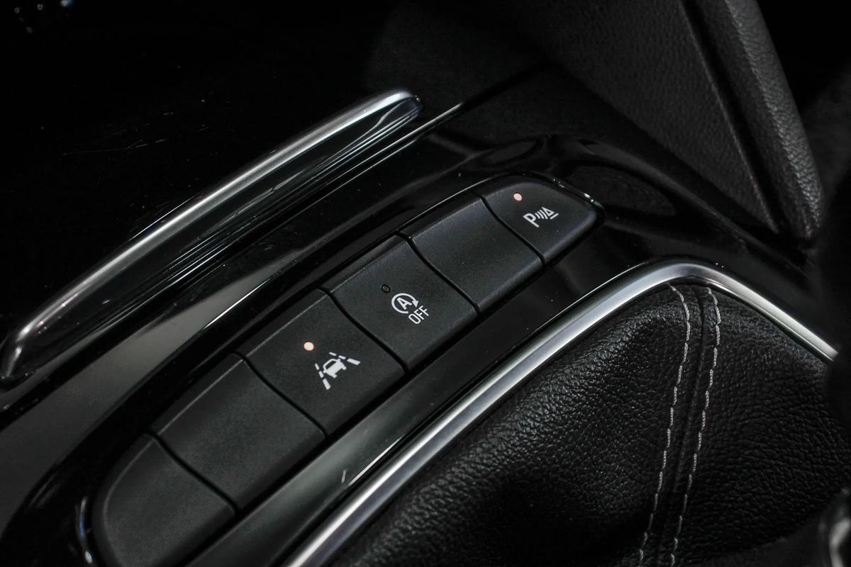 opel-insignia-2019-diesel-1598cc