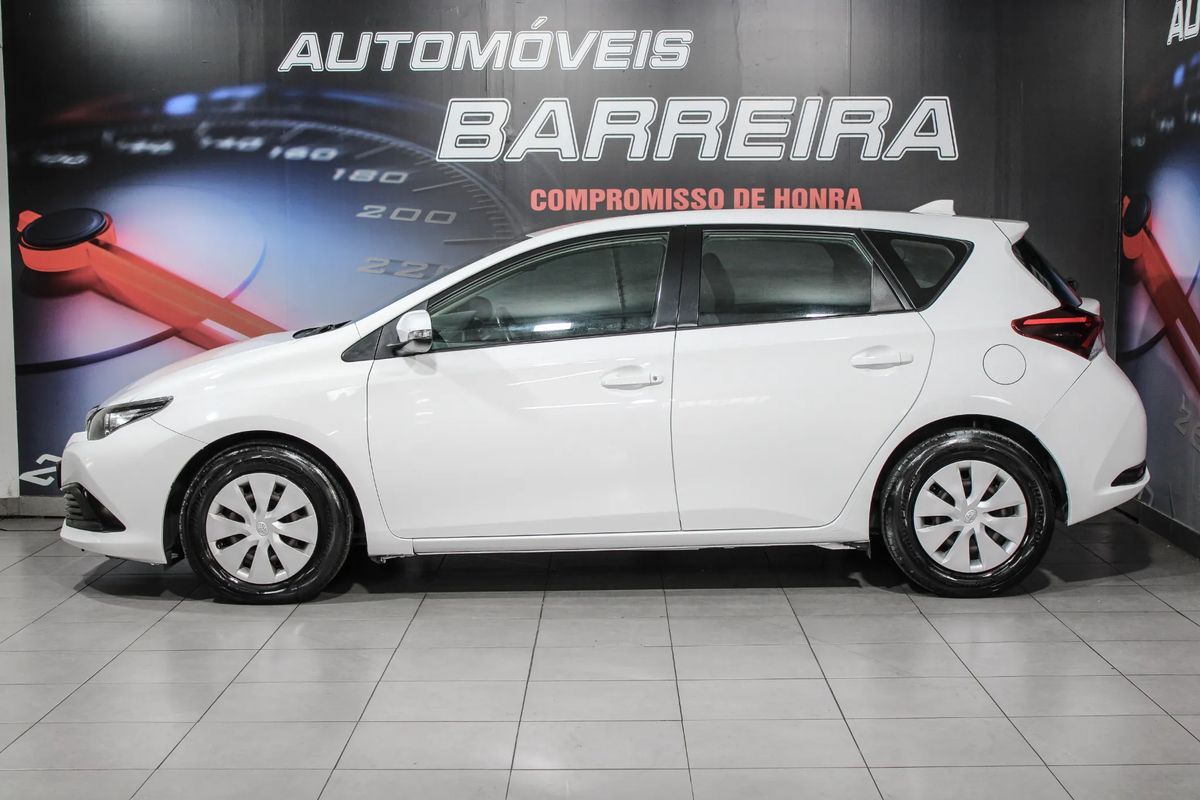 toyota-auris-2017-diesel-1364cc