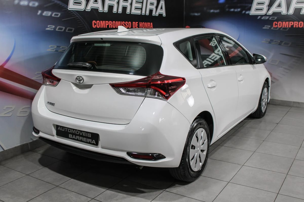 toyota-auris-2017-diesel-1364cc