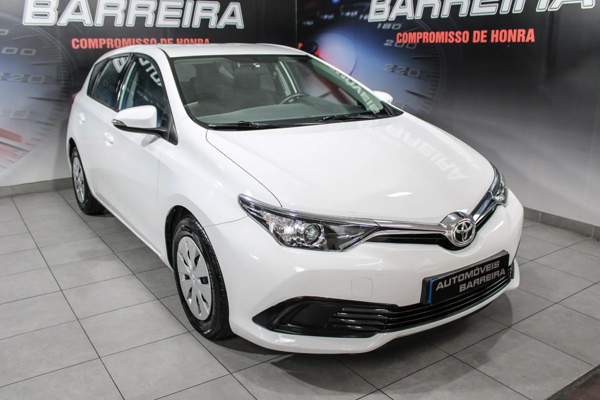 toyota-auris-2017-diesel-1364cc