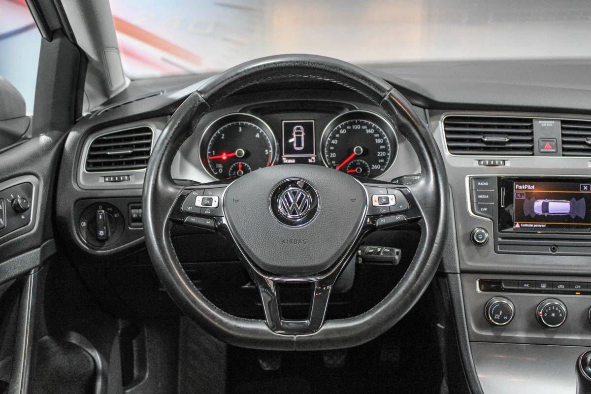 volkswagen-golf-variant-2015-diesel-1598cc