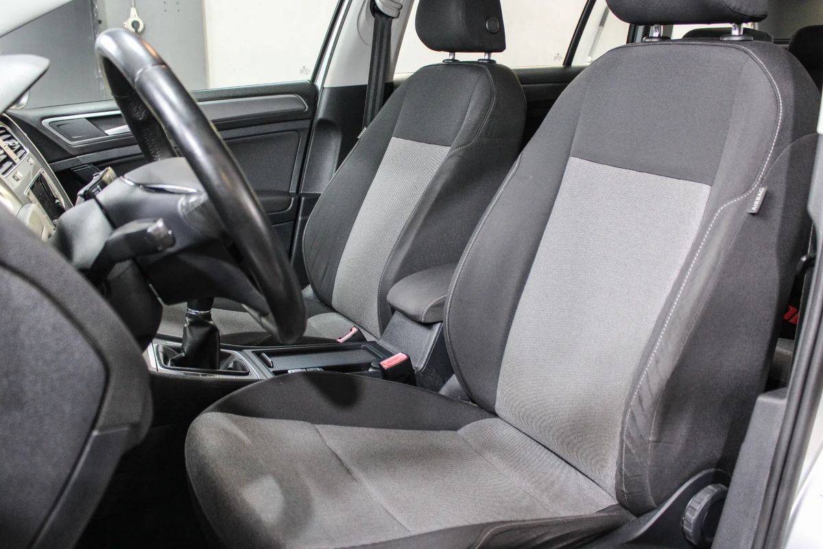 volkswagen-golf-variant-2015-diesel-1598cc
