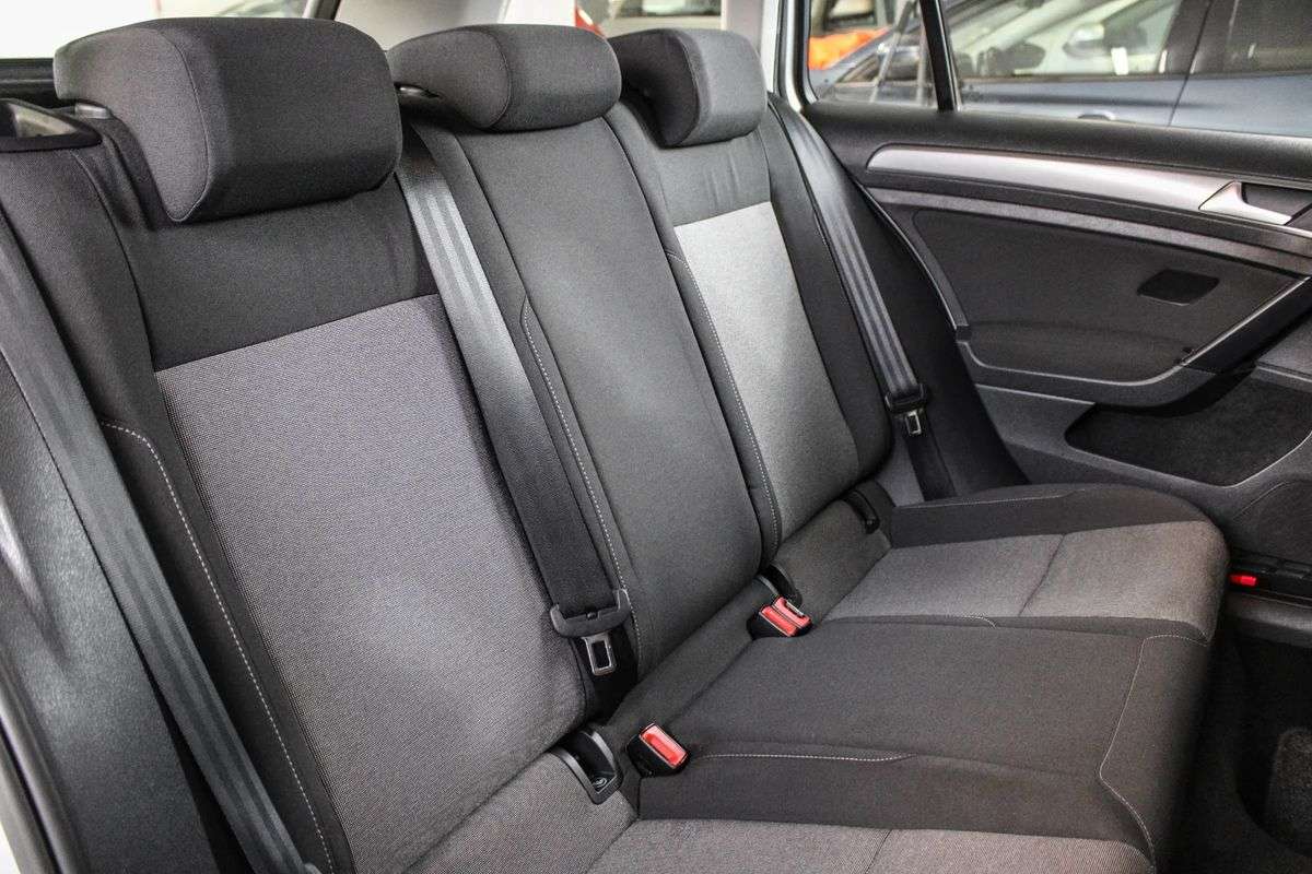 volkswagen-golf-variant-2015-diesel-1598cc