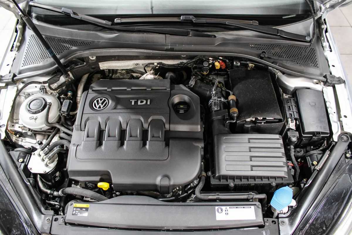 volkswagen-golf-variant-2015-diesel-1598cc