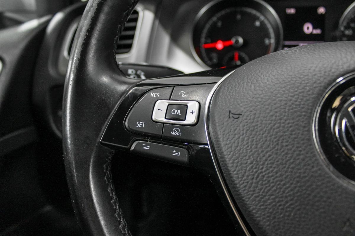 volkswagen-golf-variant-2015-diesel-1598cc