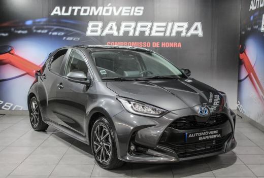 toyota-yaris-2023-hibrido-a-gasolina-1490cc
