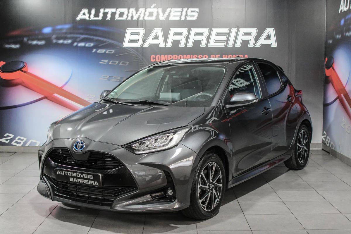 toyota-yaris-2023-hibrido-a-gasolina-1490cc
