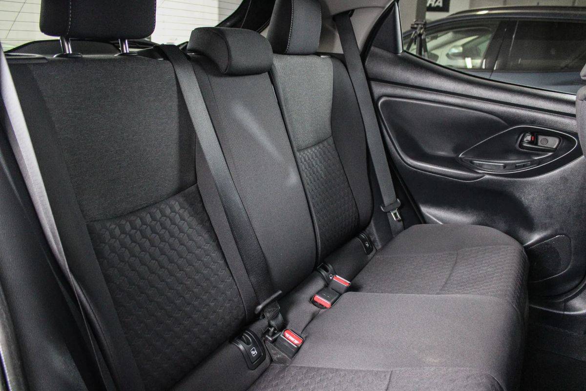 toyota-yaris-2023-hibrido-a-gasolina-1490cc