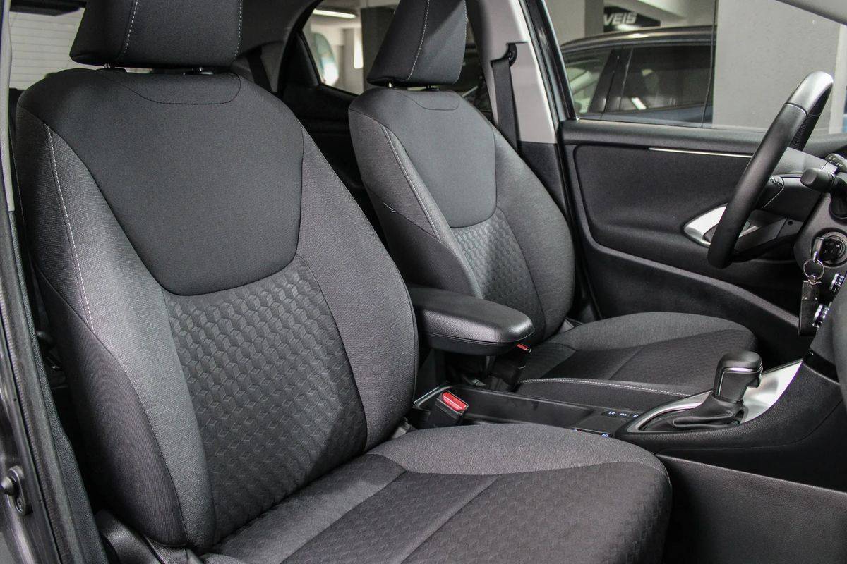 toyota-yaris-2023-hibrido-a-gasolina-1490cc