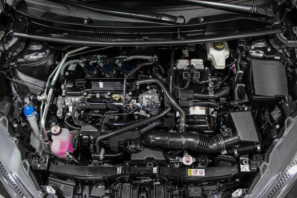 toyota-yaris-2023-hibrido-a-gasolina-1490cc