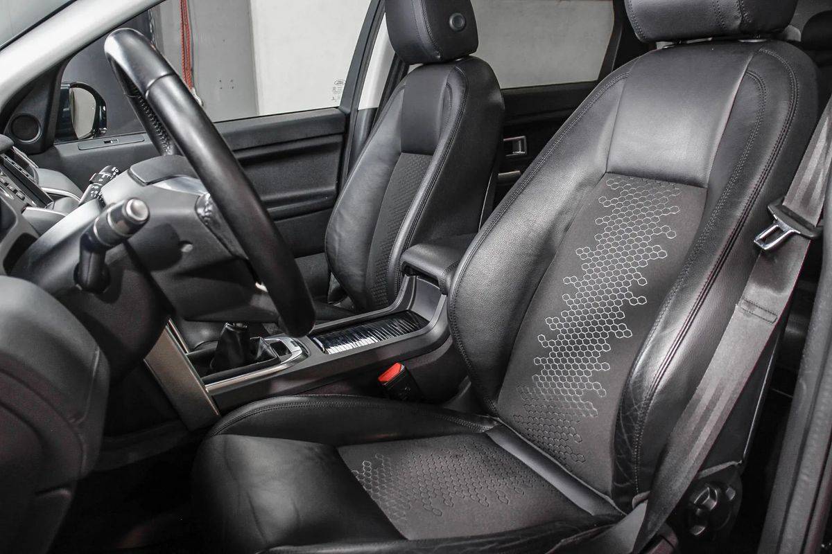 land-rover-discovery-sport-2017-diesel-1999cc