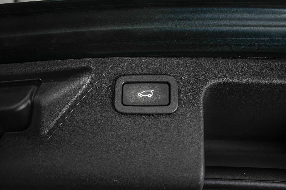 land-rover-discovery-sport-2017-diesel-1999cc