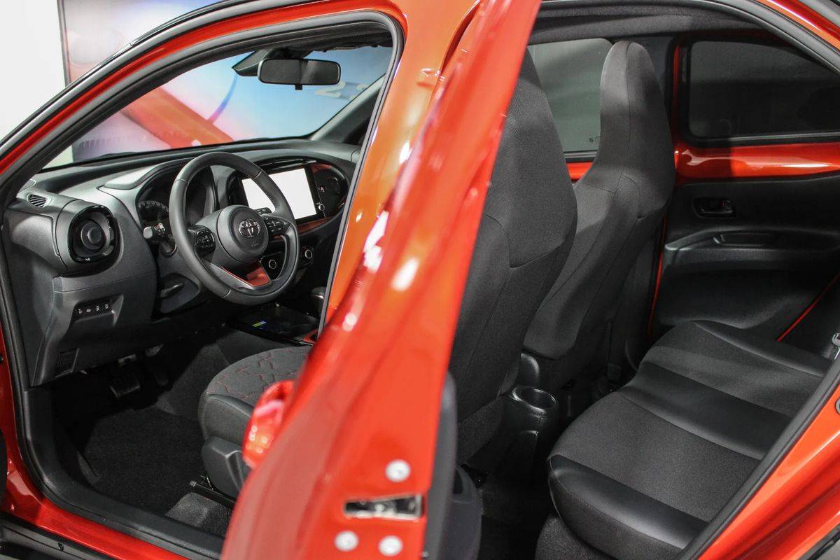 toyota-aygo-2025-gasolina-998cc