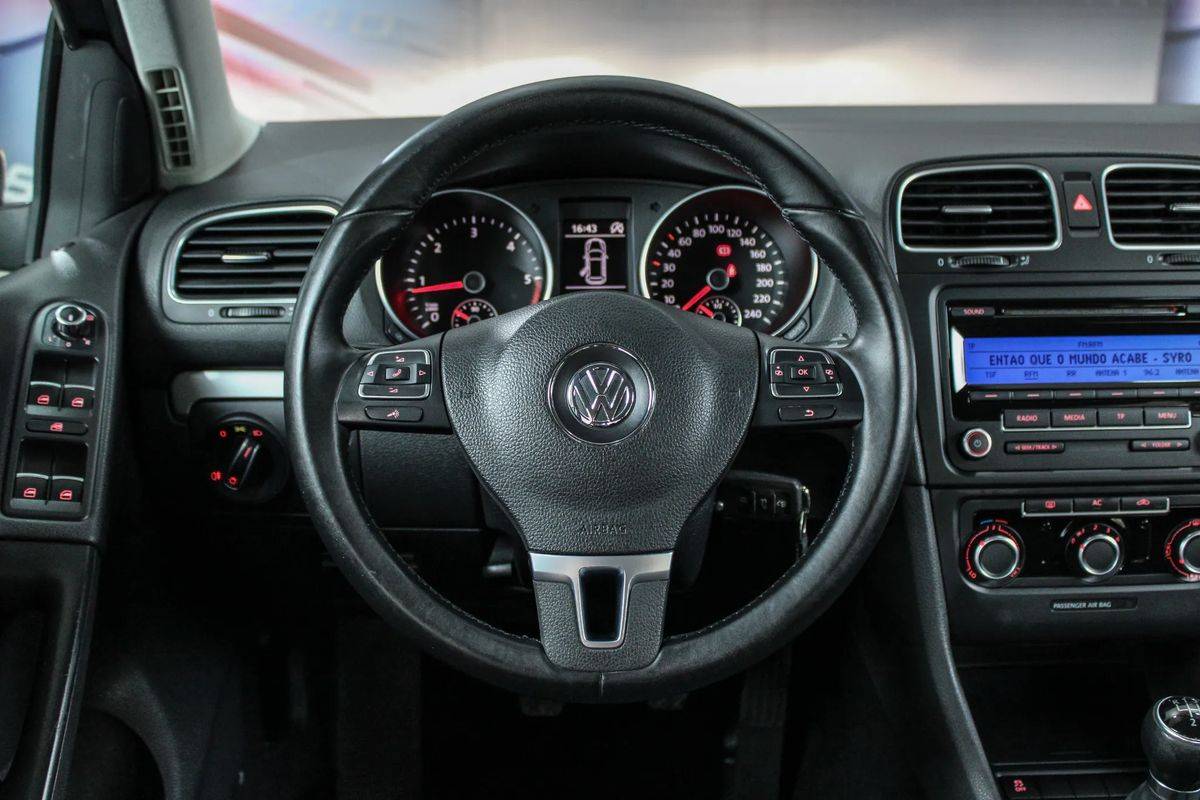 volkswagen-golf-2011-diesel-1598cc