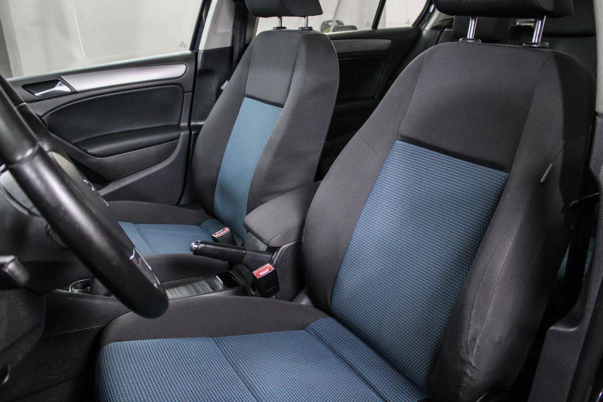 volkswagen-golf-2011-diesel-1598cc