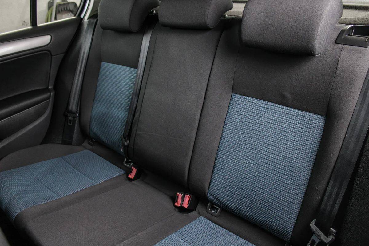 volkswagen-golf-2011-diesel-1598cc
