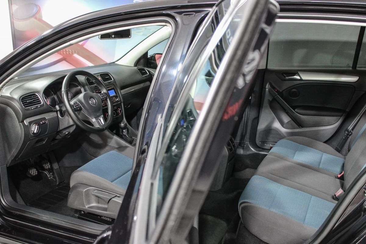 volkswagen-golf-2011-diesel-1598cc