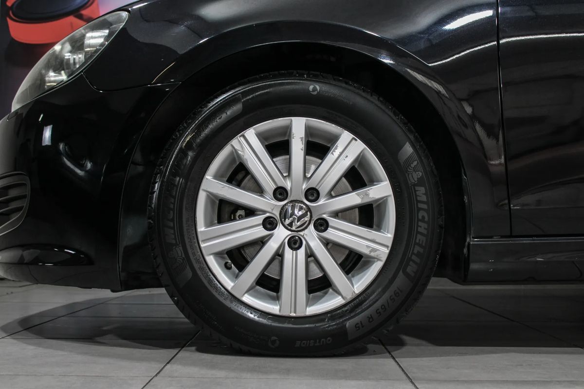 volkswagen-golf-2011-diesel-1598cc