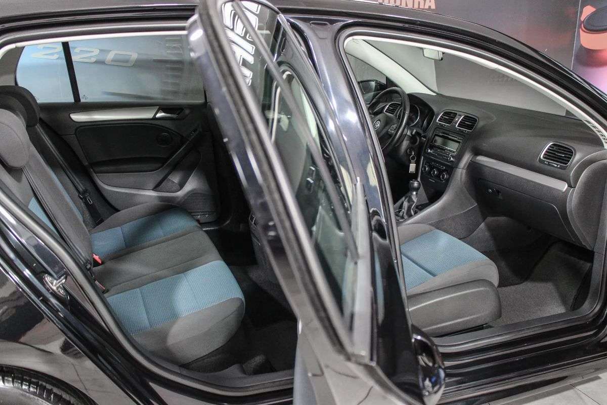 volkswagen-golf-2011-diesel-1598cc