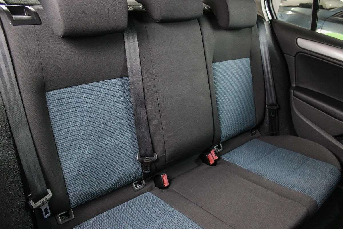 volkswagen-golf-2011-diesel-1598cc