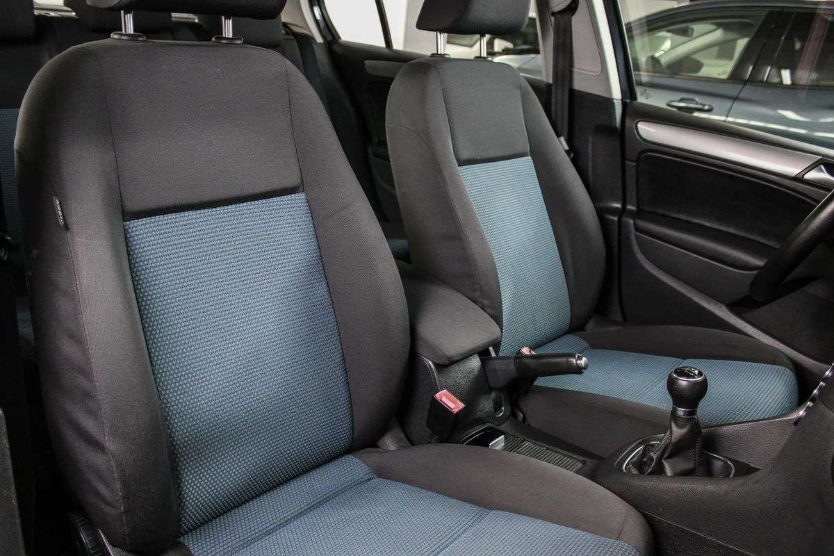volkswagen-golf-2011-diesel-1598cc