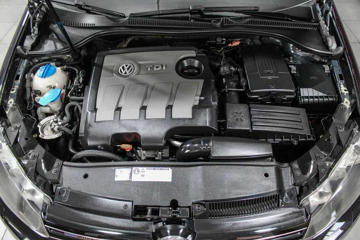 volkswagen-golf-2011-diesel-1598cc