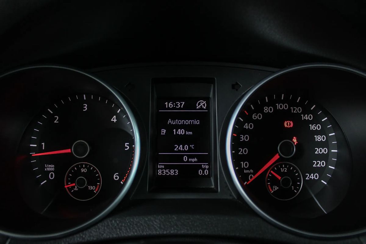 volkswagen-golf-2011-diesel-1598cc