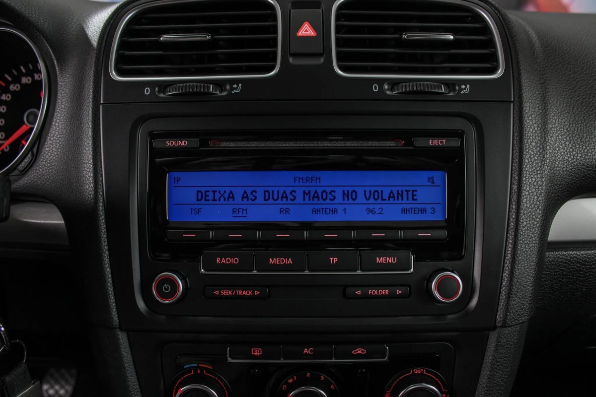 volkswagen-golf-2011-diesel-1598cc