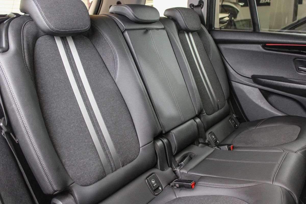 bmw-serie-2-2021-diesel-1496cc