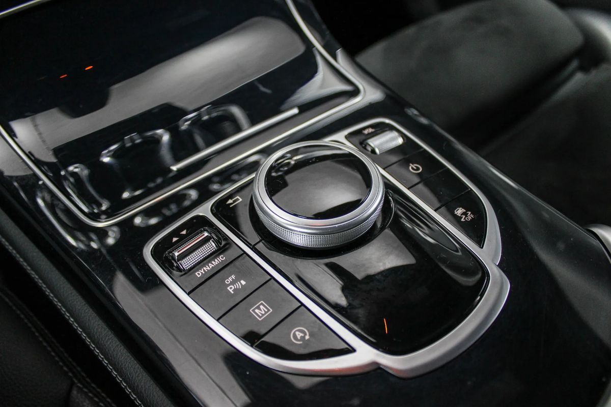 mercedes-benz-glc-2019-diesel-2143cc